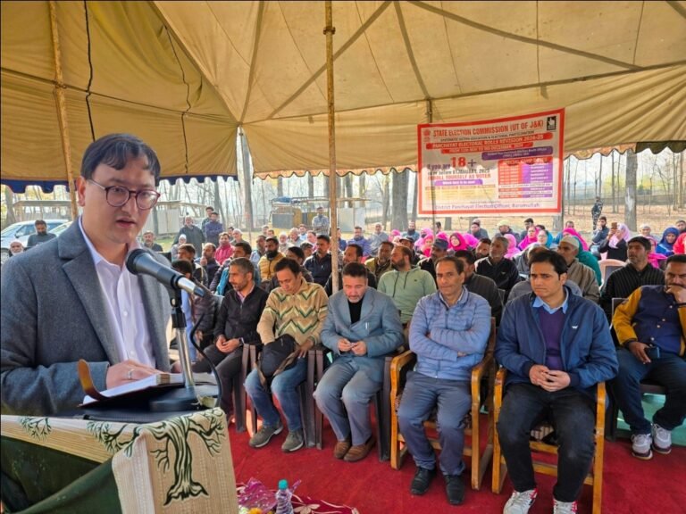 DC Baramulla chairs Block Diwas at BehramporaListens public demands, resolves various grievances on the spot