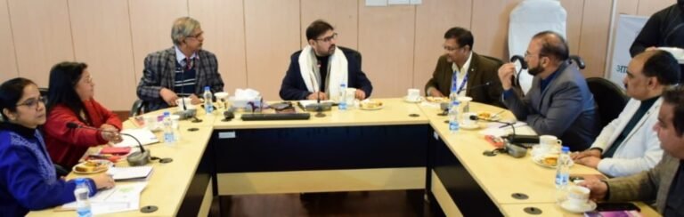 Satish Sharma visits NABARD J&K Regional Office