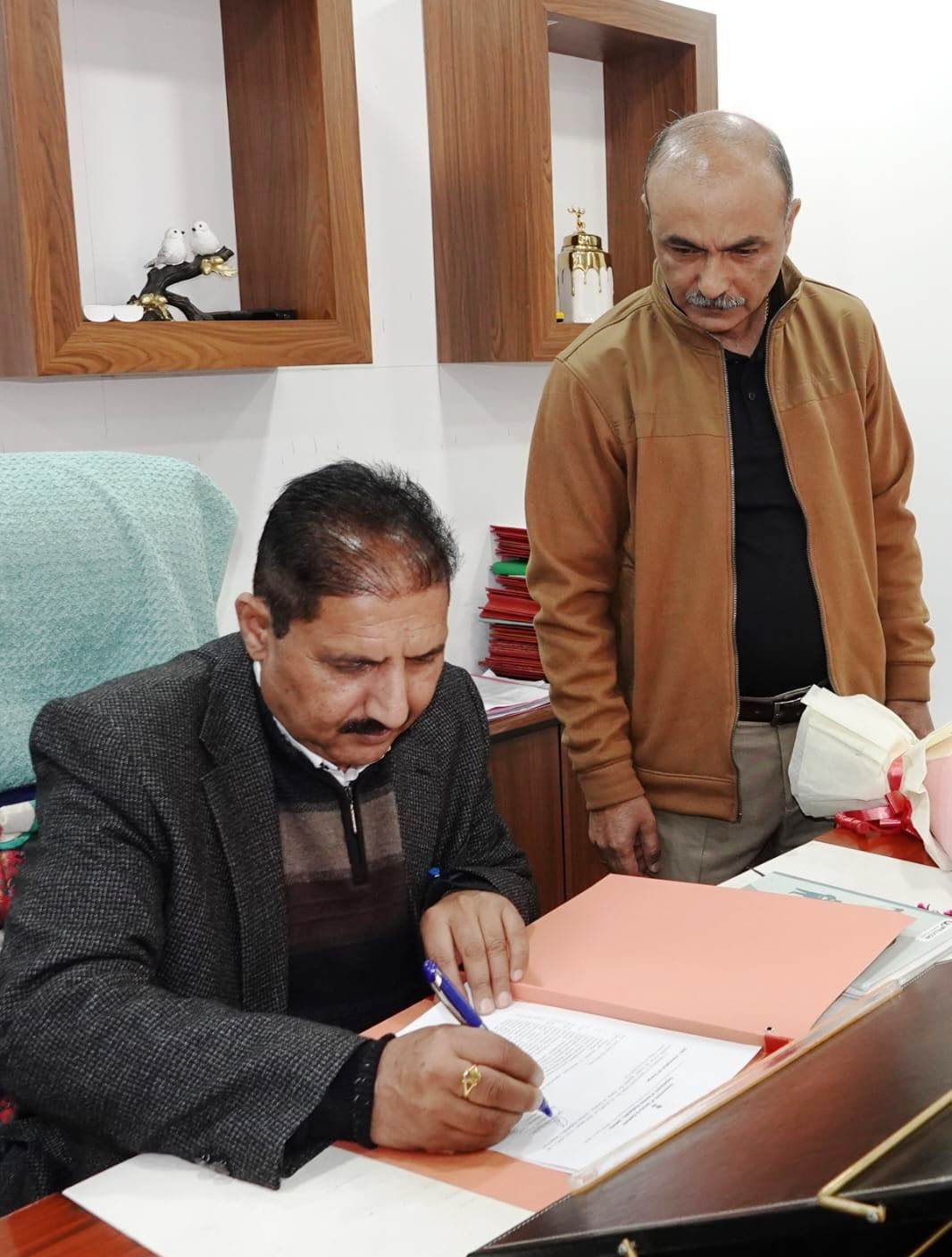 Dr. Davinder Kumar takes over as new Director Animal Husbandry Jammu