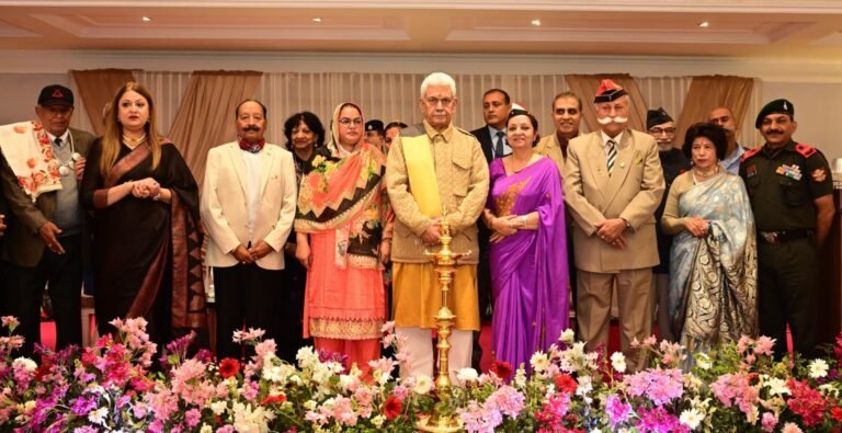 LG Manoj Sinha felicitates the recipients of Maharaja Hari Singh Dogra Samman Award 2025, organized by ‘Women Club Meri Pehchan’ at Jammu