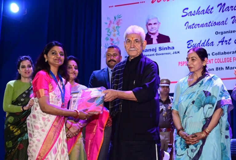 LG Manoj Sinha joins the ‘Sashakt Nari Samman’ event by Buddha Art & Painting; lauds remarkable achievements of Women Artists and Artisans