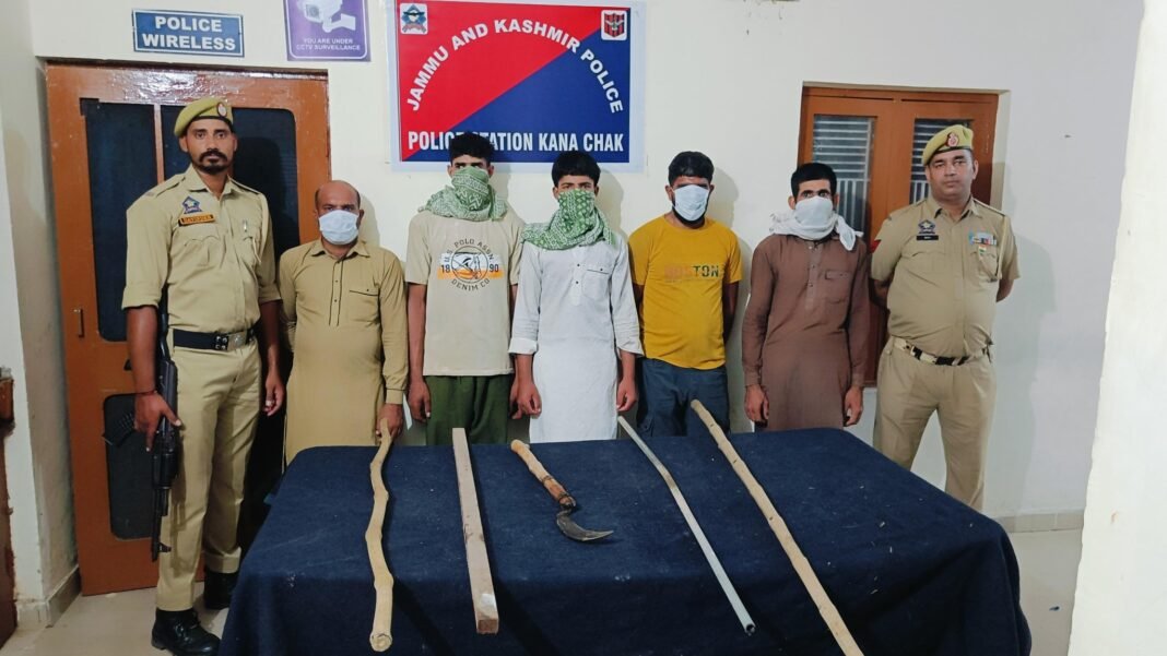 Jammu Police apprehends 7 individuals for attacking Journalists, 2 vehicles seized in Kanachak