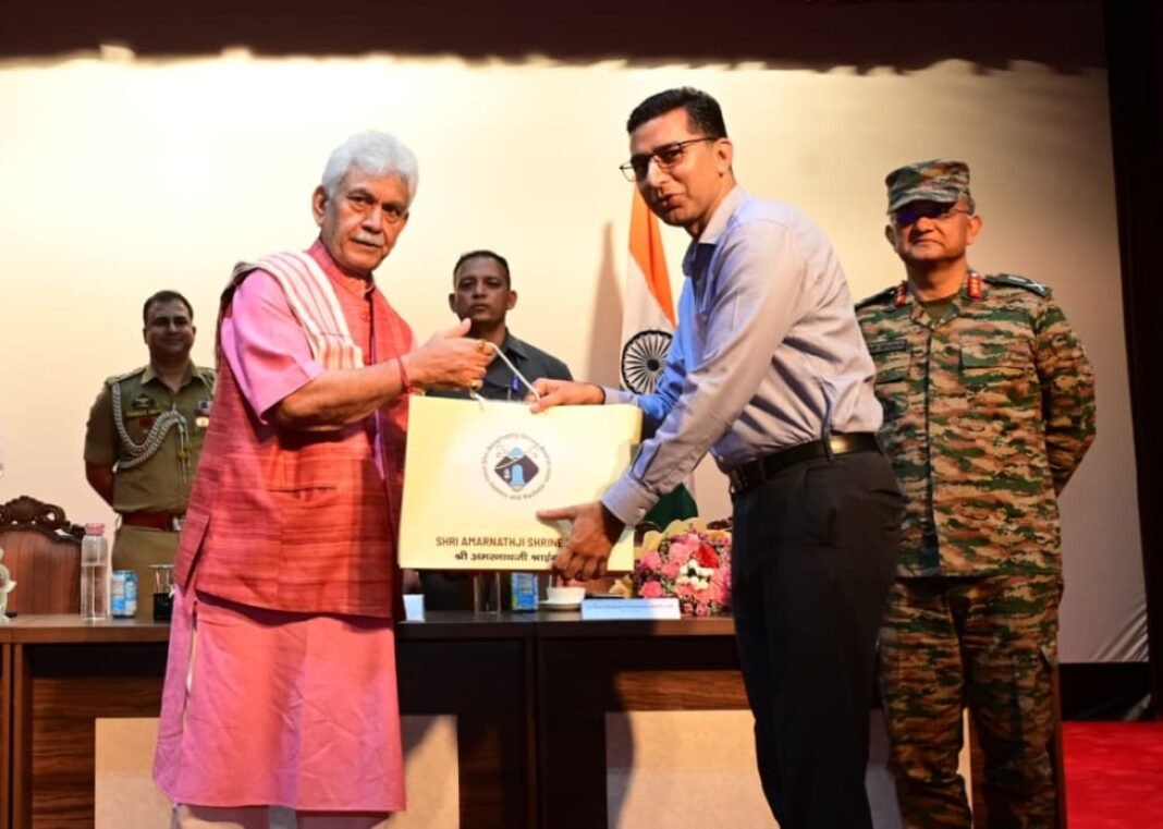 Over 4.14 lakh devotees paid obeisance to Baba Barfani: LG Sinha