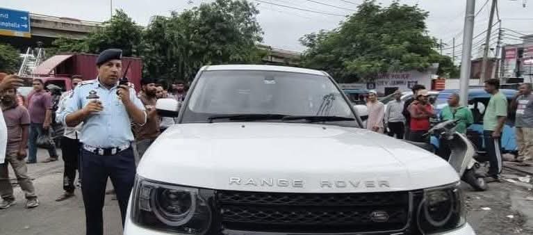 Heavily tinted car used by Akshay Kumar seized by Jammu Traffic Police