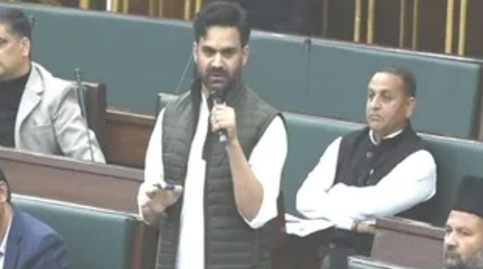 Para raises serious issue in Assembly regarding rising attacks on Kashmiri students and workers across the country