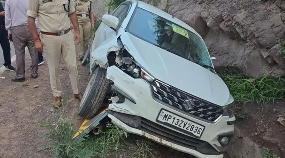 उधमपुर में अमरनाथ यात्रा काफिले की कार हादसे का शिकार, 5 श्रद्धालु घायल प्रशासन ने संभाला मोर्चा